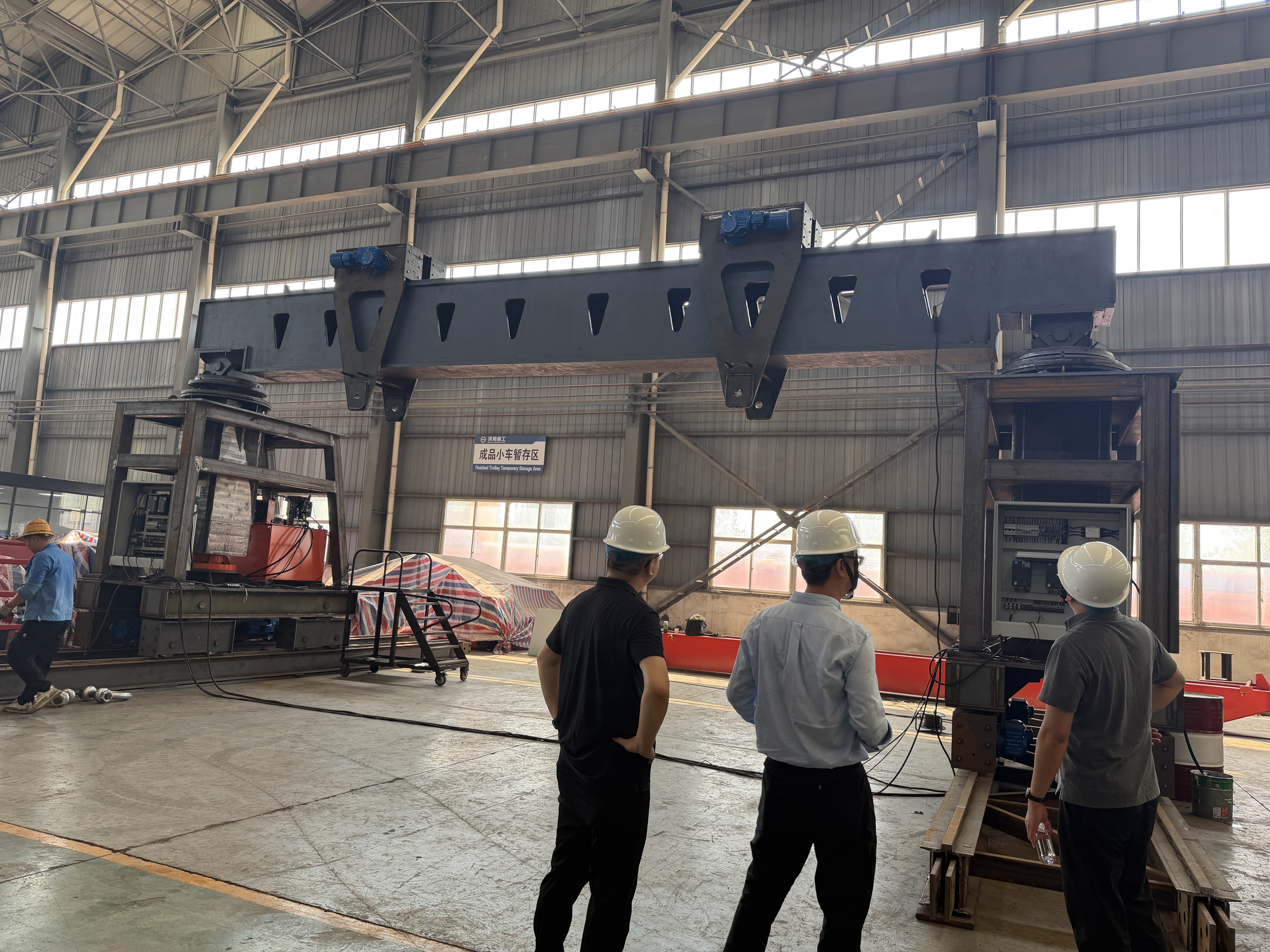Spanish Customer Explores Rubber-Tyred Mobile Gantry Crane Solution-1